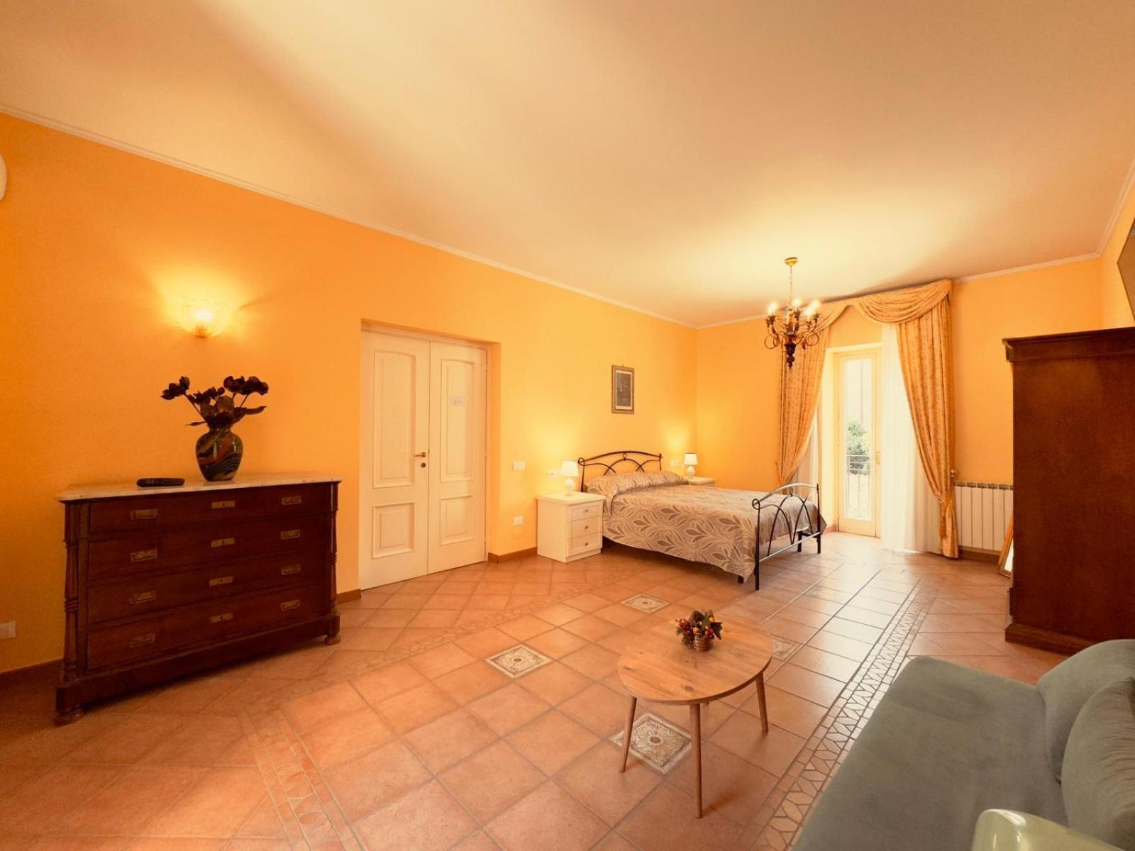 Casa Pepe - Fondi Vertice Rooms Екстериор снимка