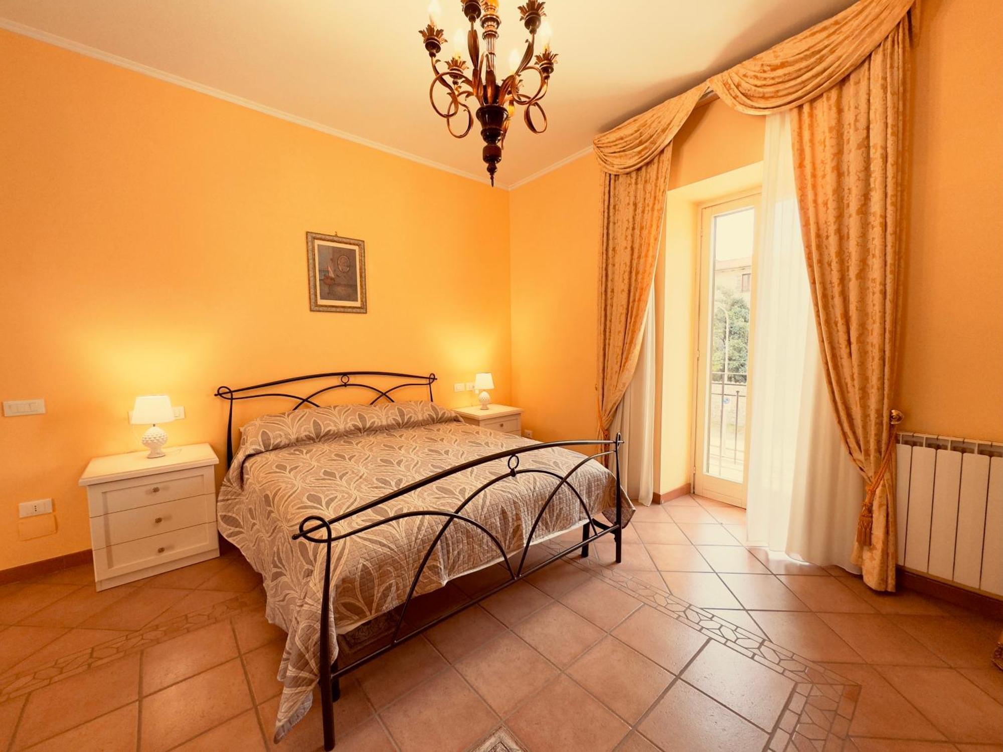 Casa Pepe - Fondi Vertice Rooms Екстериор снимка